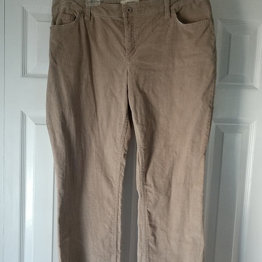 Women's classic fit straight leg corduroy pants